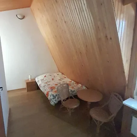 Δωμάτια σε οικογενειακή κατοικία U Roniego *